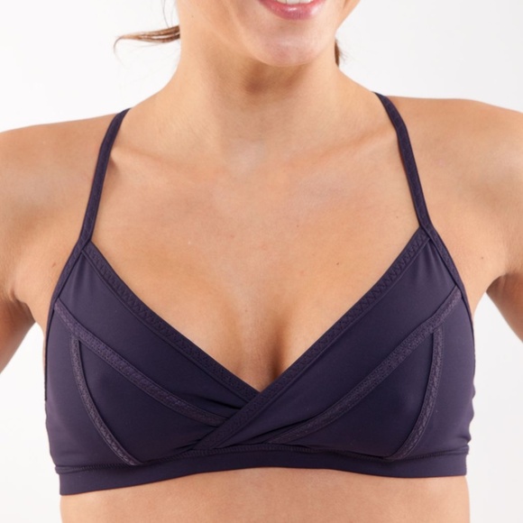 Lululemon Rehearsal Bra in Black Swan - Picture 1 of 9